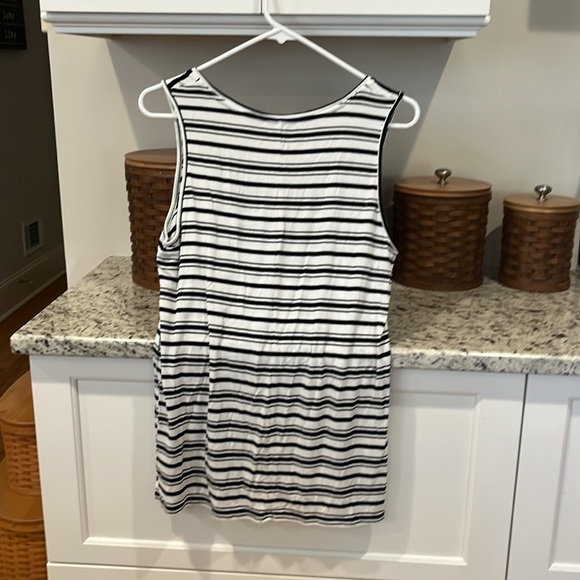 WHBM sleeveless top - Picture 4 of 7